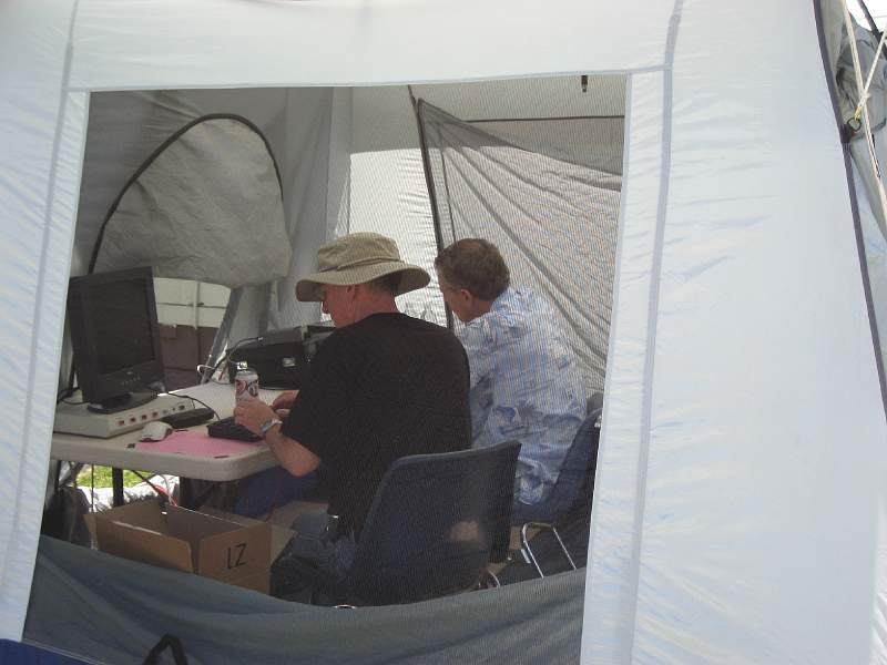 IMG_0527.JPG - Jeff Wolf K6JW and Rocco Lardiere N6KN at CW tent