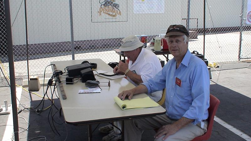 DSC04768.JPG - Mel Hughes K6SY and Dick Norton N6AA at GOTA station