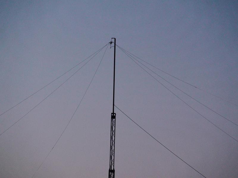 DSC01775.JPG - Dipoles on tower