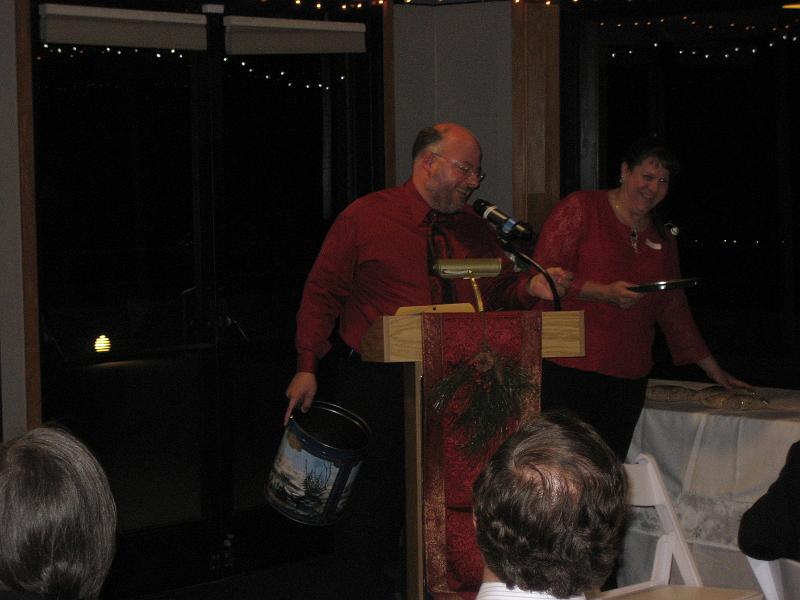 IMG_0844.JPG - The W6AM award was given to Homer Meek, K6HKT.