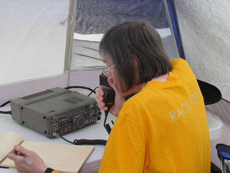IMG_1505.JPG - Diana Feinberg AI6DF at SSB station