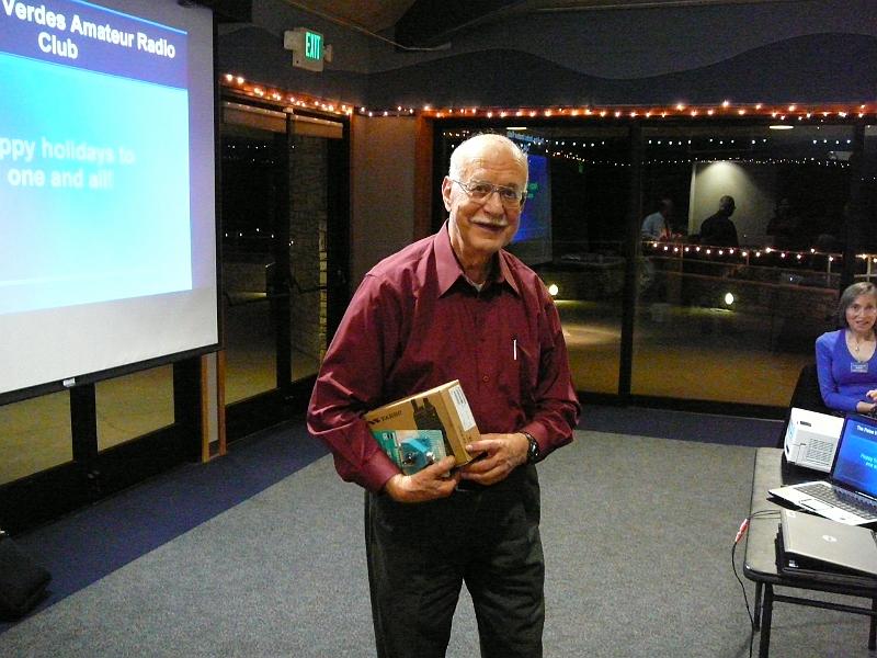 P1060376.JPG - Sam Tepper wins the Yaesu HT