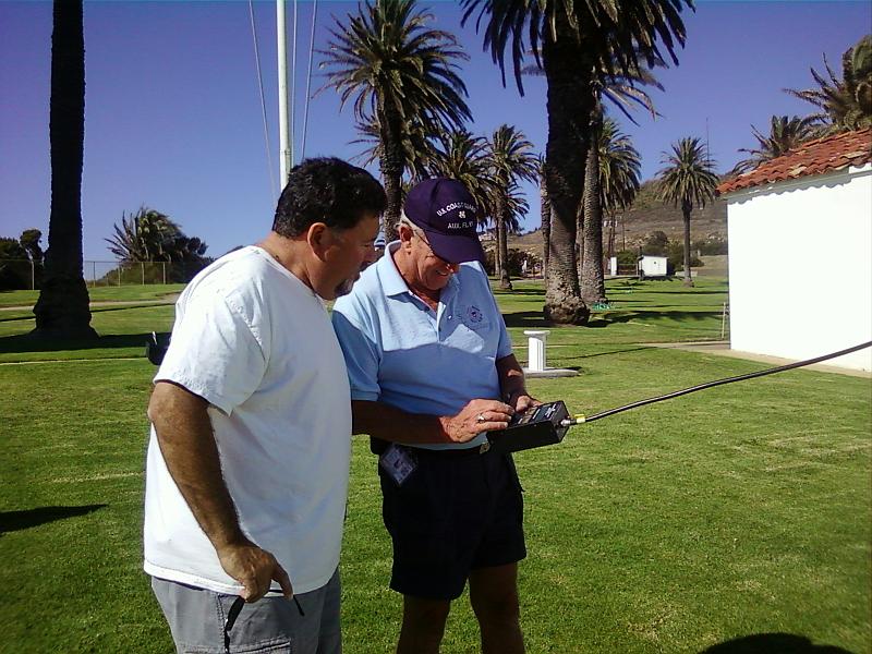 0820101610-00.jpg - Tom Budar K6RPV and Gordon West WB6NOA with antenna analyzer
