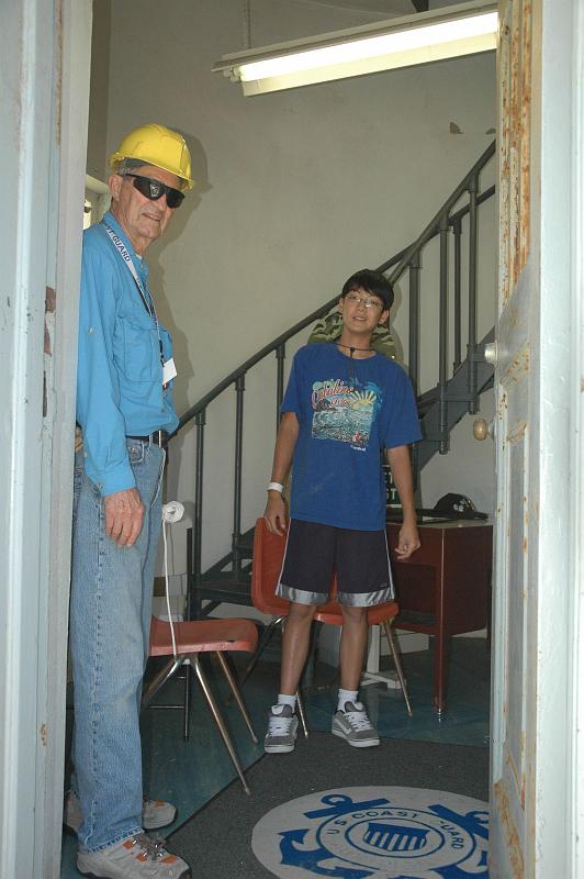 DSC_0003.JPG - Bob Closson W6HIP and Jordon Watanabe at Lighthouse radio room
