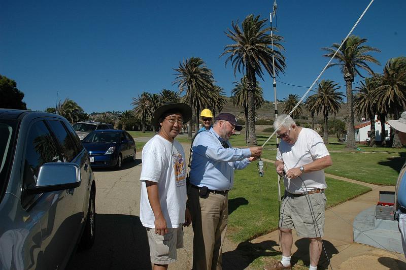 DSC_0038.JPG - Curtis Watanabe KI6KUK, Bob Closson W6HIP, Joe Pace NZ6L, and Bill Harper WA6ESC