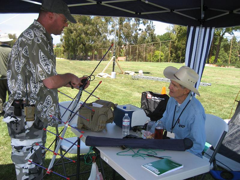 IMG_1425.JPG - Chris Storey, KA6WNK and Bob Closson W6HIP discuss Satellite QSO's