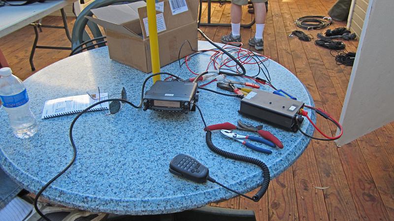 IMG_0072.JPG - K6PV UHF station gets assembled first