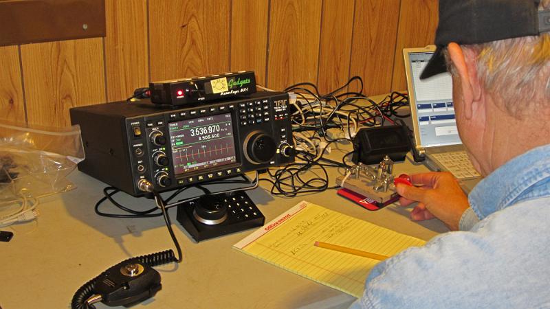 IMG_0086.JPG - N6HE does CW early Thursday morning on 80-meters