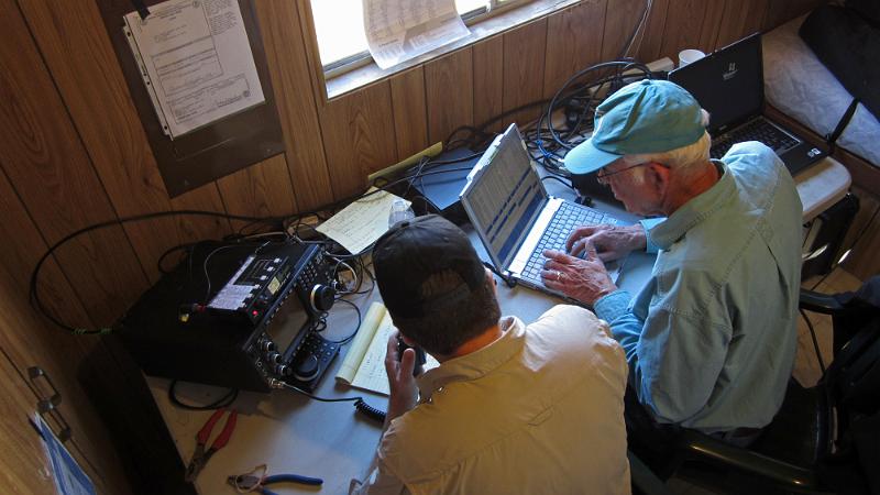 IMG_0148.JPG - Clay AB9A and Bill KG6WVF on 10-meters SSB