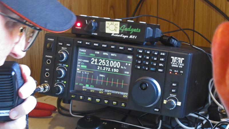 IMG_0152.JPG - 15-meters was especially productive on this year's IOTA DXpedition