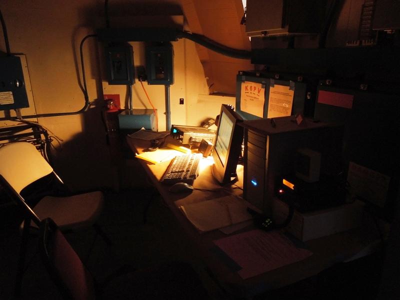 042e.jpg - K6PV operating at night