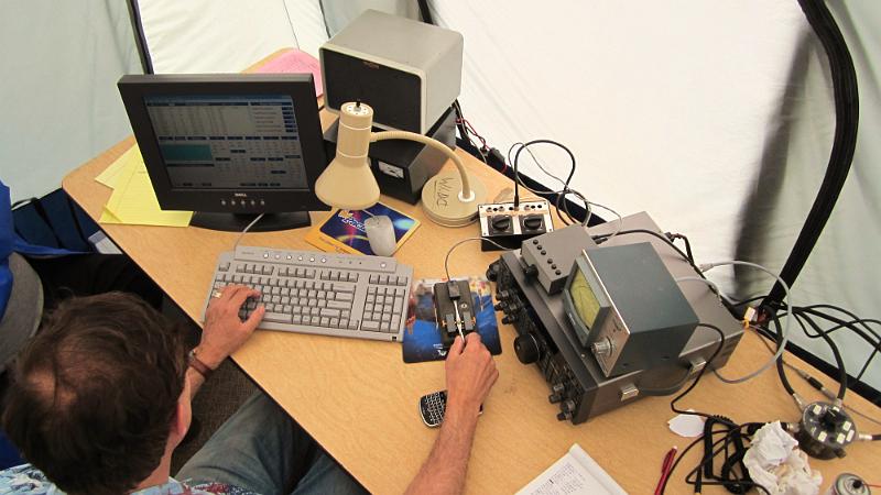 055.JPG - Rocco, N6KN, calling CQ with two minutes left.