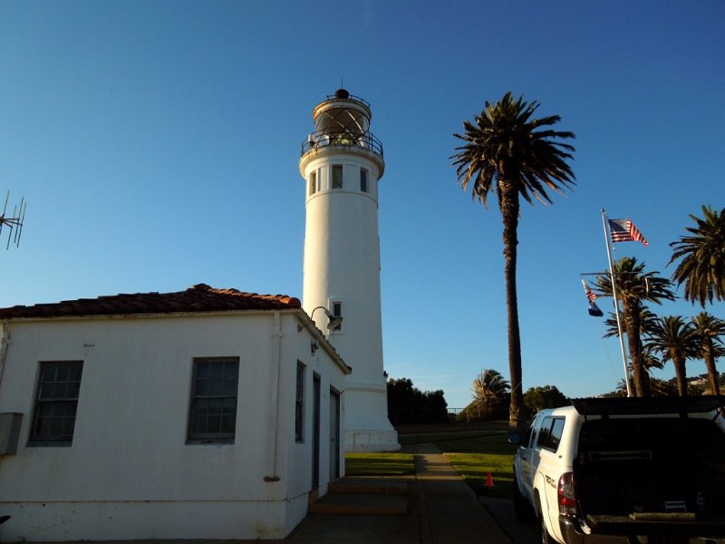 037a.jpg - Pt. Vicente Lighthouse about an hour before sunset, Friday.
