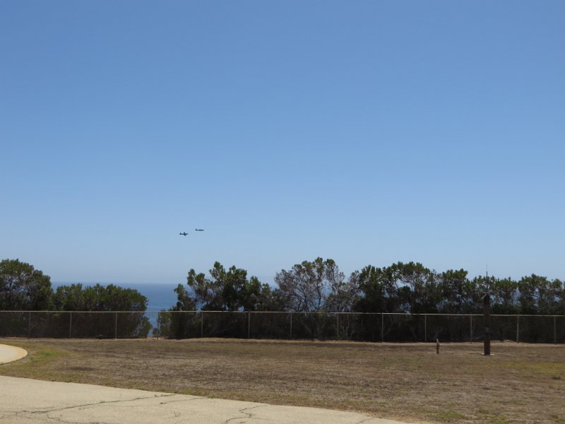 IMG_1093.JPG - Fly-over by two small planes