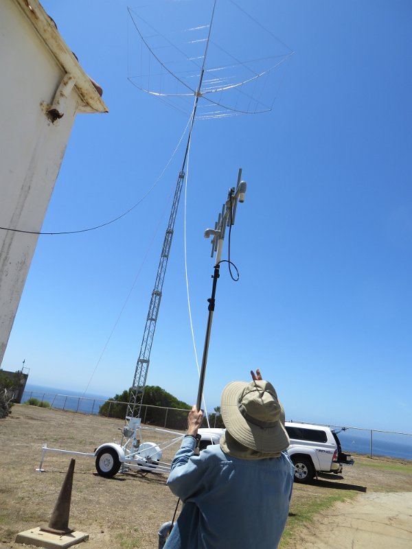 IMG_1096.JPG - Hex antenna along with VHF yagi