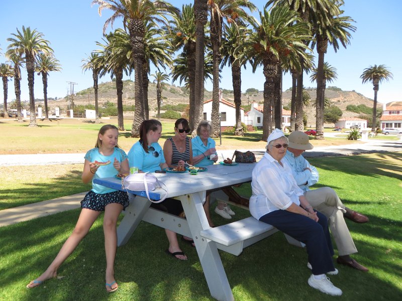 IMG_1099.JPG - Great shade picnic table spot!