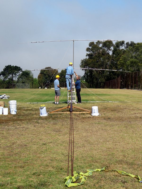 FD2016_1.JPG - SSB Antenna, assembling components